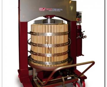 Pressoir à vin hydraulique